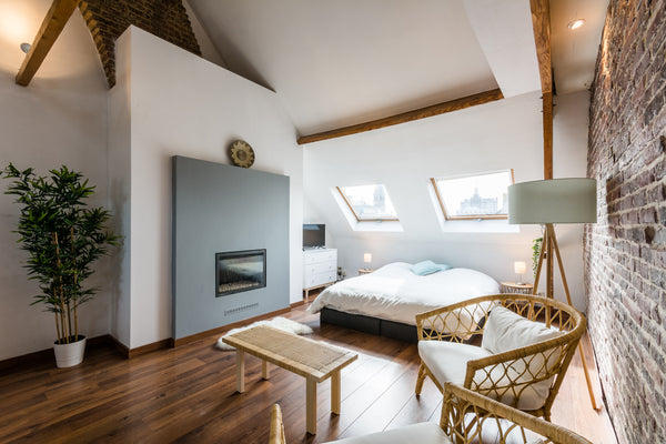 Groot appartement gelegen op de bovenste verdieping van een authentiek herenhuis  Romantic Rooftop Loft with Fireplace Entire loft vacation rental 51688910