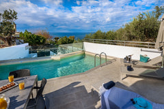The 56 sq.m. "Sea View Apartment with Private Pool" has unobstructed sea view an Greece Sunset Elafonisi Sea view Suite with Private Pool Entire serviced apartment vacation rental 42106750