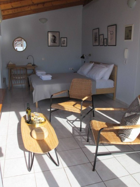 Daphne, a cozy 39m2 loft, with a wonderful view of the Venetian Fortezza. Ideall Greece DAPHNE lovely loft in the ❤ of Rethymno Entire loft vacation rental 664942935907361704