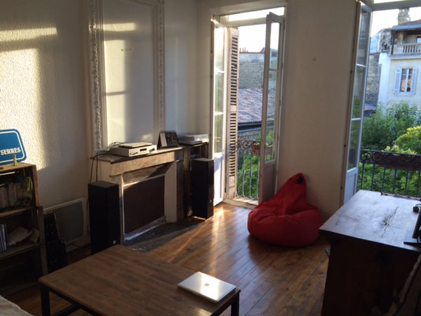 Appartement au 3eme étage d'un immeuble du centre ville de Bordeaux. 5min du tra Montpellier, France Bordeaux St Michel Entire rental unit vacation rental 8020619