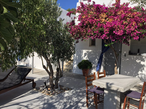 A studio apartment with an open plan kitchenette/dining area that can accommodat Greece Studio With Kitchenette For 3(Ios Centre)Free WiFi Entire rental unit vacation rental 18304688
