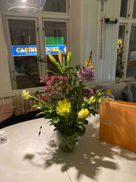 Der er god plads til hele gruppen i denne rummelige og unikke bolig. Super hygge  Copenhagen center Entire condo vacation rental 594976433734494934