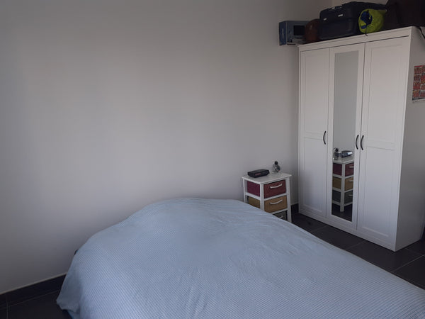 Chambre à louer (15m2) dans un appartement d'environ 45 m2, situé tout près du c  LYON 2: chambre à louer Private room in rental unit vacation rental 53165975