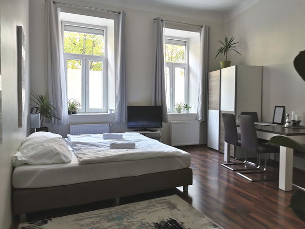 Wunderschöne Wohnung direkt am Donaukanal und an der U-Bahn-Station (Linie U4) 