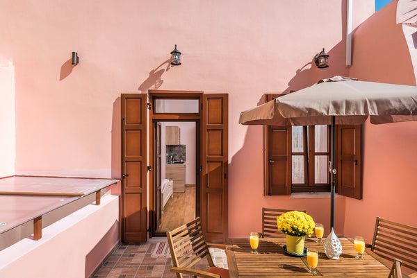 Luxury Suite at the heart of the old town. Elegantly decorated, it features a te Zürich, Switzerland Luxury Suite with terrace in the old town Entire serviced apartment vacation rental 31025735