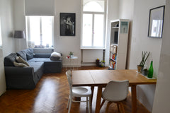A very bright apartment in the middle of the sixth district in vienna.<br /><br  Vienna, Austria Cozy Room in the middle of Vienna (1060) Private room in rental unit vacation rental 25470149