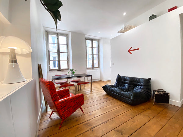 Je vous accueille chez moi, dans ce deux pièces tout juste rénové. <br />Entre c Bordeaux, France Appartement Jardin Public / Fondaudege Muséum Entire rental unit vacation rental 53558061