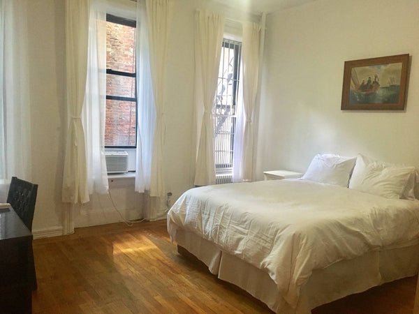 Newly renovated master bedroom on the second floor,  with private bathroom, spar New York, NY Home in Queens · 1 bedroom · 1 bed · 1 private bath Private room in home vacation rental 35657430