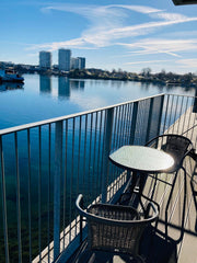 Get a lovely bedroom in a modern complex located right on beautiful canals in Sy  Large bedroom located right on canals!min 3 nights Private room in rental unit vacation rental 667846567197814490