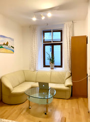 This quiet flat is located in the center of Vienna. 4 minutes to underground sta Vienna, Austria 4 minutes walk to metro station, quiet, center Entire rental unit vacation rental 47904308