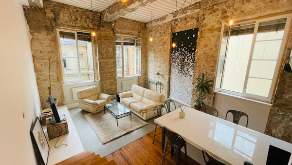 Nouveau bien d'exception! <br />Appartement idéalement situé au cœur de La Croix Chazay-d'Azergues, France Canut chaleureux au cœur de la Croix Rousse Entire rental unit vacation rental 710563970752561667