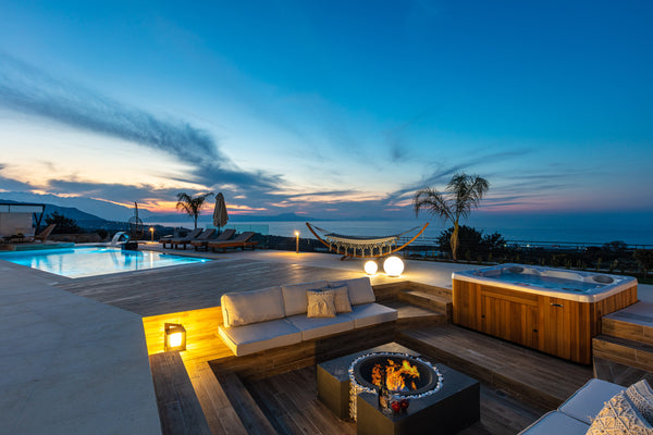 Perched on a hilltop, in the outskirts of Rethymno, Mageia Exclusive Residence i Rethimnon, Greece Mageia Exclusive Residence Entire villa vacation rental 43194959
