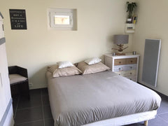 Jolie chambre dans dépendance au fond du jardin... Salle de bain (douche, lavabo Bordeaux, France Chambre avec SDB accès indépendant (330630020845B) Private room in home vacation rental 11132073