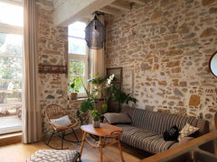 Nichée entre St Jean, St Paul et la Basilique Fourvière, cette jolie suite vous  Lyon, France Le Jardin Suspendu Vieux-Lyon (possibilité Garage) Entire rental unit vacation rental 43227183