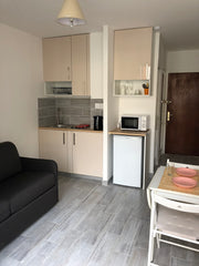 Location de 1 à 10 mois<br />Studio 3ème étage avec ascenseur, entièrement rénov  Studio avec balcon à Paris 15 en Bail mobilité Entire rental unit vacation rental 28750467
