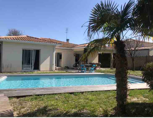 Saint-Médard-en-Jalles, France Villa  avec piscine Private room in villa vacation rental 622462910524174485
