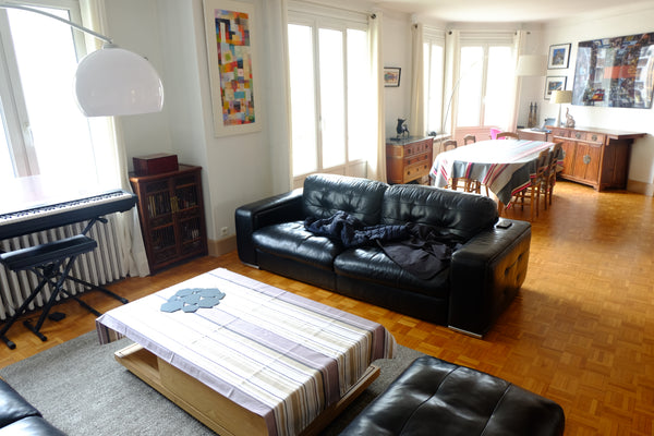 Cet appartement de 100m² se trouve au cœur d'un quartier commerçant du 15ème arr Paris, France Superbe 3 chambres 100m² (15ème) Entire rental unit vacation rental 12624439
