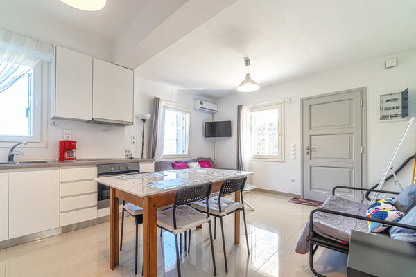 This fully equipped home offers a relaxed and comfortable stay among nature & tr Greece Bright & Cozy Flat - 2 mins to Town Entire rental unit vacation rental 43418003