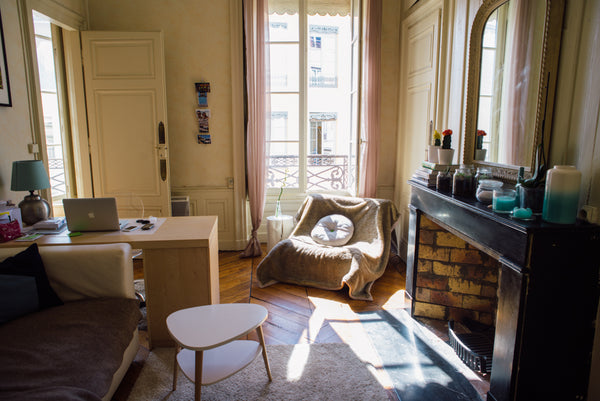 Joli T2 dans un immeuble ancien, sur les pentes de la Croix Rousse, un quartier  Lyon, France chambre indépendante Entire rental unit vacation rental 8543523