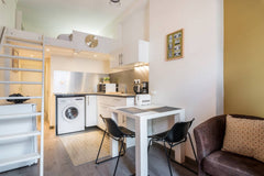 Close to Garibaldi Metro Station, this refurbished duplex is the perfect lodging  GuestReady - Gorgeous Duplex Studio in Central Entire rental unit vacation rental 685079638272686910