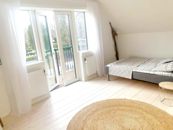 Lovely sunny room with balcony, attracted location in a green area near Copenhag Copenhagen, Denmark LOVELY ROOM, BALCONY, CENTRAL, SUNNY, FREE PARKING Private room in villa vacation rental 46963731