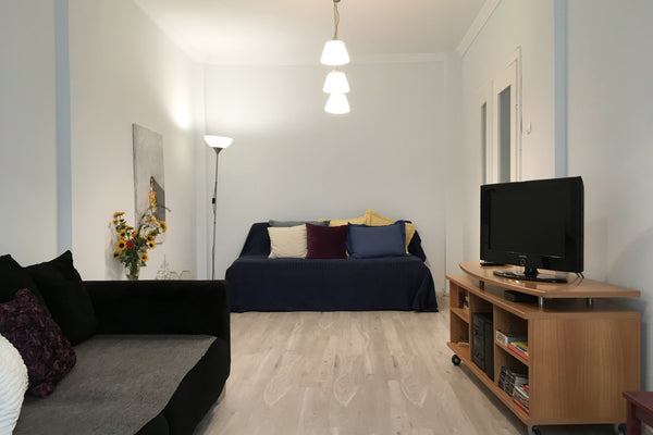 Beautiful, spacious apartment near the centre of Thessaloniki. This 85 qm apartm Berlin, Germany Charming warm apartment 85qm near city centre Entire rental unit vacation rental 4521414