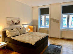 Die wunderschöne und gemütliche Altbauwohnung im 7. Bezirk mit Parkettböden und  Vienna, Austria Gorgeous Viennese Apartment/10 min to City Center Entire rental unit vacation rental 22428725