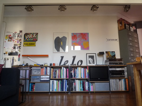 Chambre indépendante dans appartement haussmannien parisien typique avec parquet Paris, France Appartement d'un brocanteur Private room in rental unit vacation rental 9663239