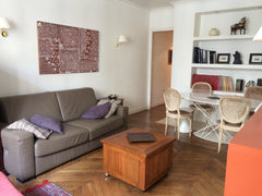 Perfectly located in a central area in 9ème/10ème arrondissement, right beside a  cosy home 85 m2 Entire rental unit vacation rental 13518845