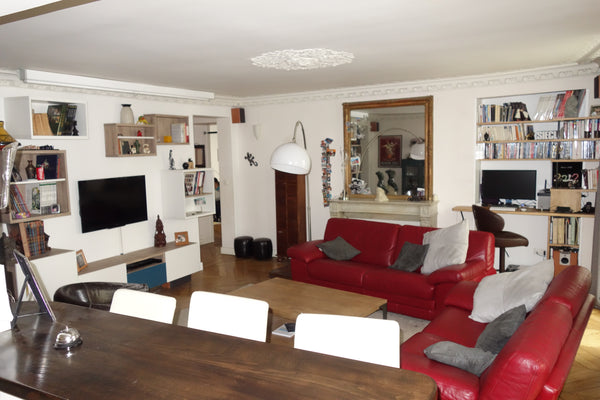 Large and comfortable apartment allowing you to enjoy Paris in the best conditio Paris, France Family flat in center of Paris Entire rental unit vacation rental 1222997