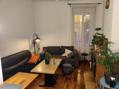 Venez profiter de cet appartement chaleureux, ancien et rénové récemment.<br />A Lyon, France Bel appartement T2, petit quartier proche PartDieu Entire rental unit vacation rental 53625179