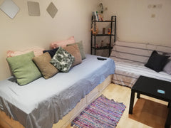 Small appartement on ground floor, easely accessible. Near Gare de Lyon (5 min), Paris, France Small minimalist appartment Entire rental unit vacation rental 9774575