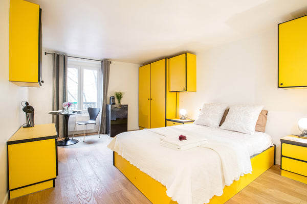 JUST RENOVATED <br />In 2 days completely equipped and finish<br /><br /><b>Othe Huelva, Spain CHARMING RÉTRO HOTEL D VILLE MARAIS Entire rental unit vacation rental 9554216