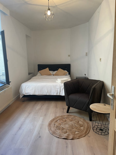UPDATE <br />*i would like to know about my guests.<br />* this is a shared hous Brussels, Belgium 1.Cozy and Central Private room Private room in bed and breakfast vacation rental 702903361464145210
