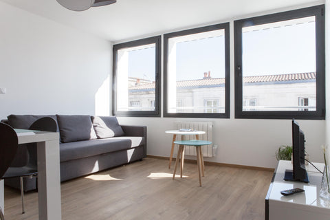 Appartement spacieux de 60m² situé au 1er étage d'une résidence entièrement réno Bordeaux, France Charmant T3 au coeur de Bordeaux Entire rental unit vacation rental 8676101