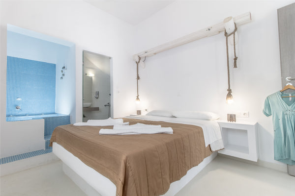 To COLOSSEO STUDIOS βρισκεται μολις 30 μετρα απο την ωραιοτερη παραλια της Ναξου Naxos, Greece COLOSSEO STUDIOS,two bedrooms apartment for 6 pax Entire rental unit vacation rental 13817030