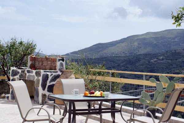 Relax in this quiet, fully equipped and beautiful apartment, consisting of 1 bed Chania, Greece 1_View Sougia&White Mountains,20' to Samaria Gorge Entire rental unit vacation rental 34116296