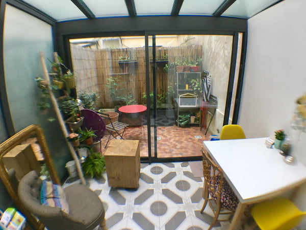 Petit Duplex, où il fait bon vivre, au cœur du village Montmartre avec terrasse. Paris, France Duplex village Montmartre Entire rental unit vacation rental 18271506