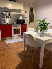 Appartement charmant avec cheminée décorative et pierres apparentes. Situé à une Bordeaux, France Appartement T2 cosy proche cité du vin Bordeaux Entire rental unit vacation rental 25510060