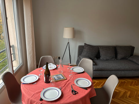 Appartement très lumineux proche du métro Valmy !<br />Vous apprécierez sa grand Paris, France Valmy lumineux avec grande terrasse et box garage Entire rental unit vacation rental 762909721962788637