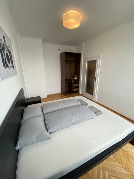 Die berühmte Wiener Staatsoper befindet sich schräg gegenüber. Nur wenige Minute Vienna, Austria City center opera apartment Entire rental unit vacation rental 45746221