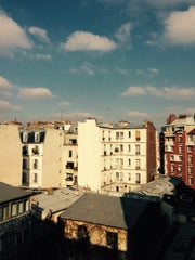 Bienvenue dans mon appartement situé dans une rue très animée et commerçante du  Paris, France Charmant 2pièces près de Montmartre Entire rental unit vacation rental 5275836