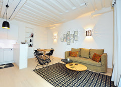 Modern apartment with lots of charm, full equipped with a bedroom with a very co Versailles, France Cozy Apartment in the heart of Paris ! Entire rental unit vacation rental 18134594