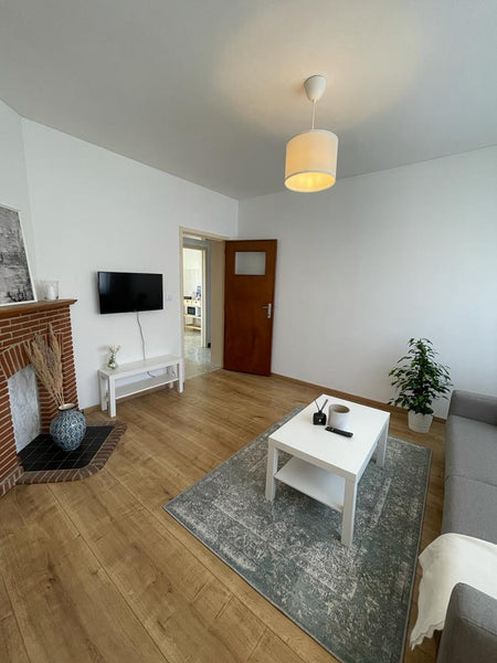 L'appartement à une situation stratégique pour séjourner à Bruxelles. Il est sit Brussels, Belgium Appartement dans un beau quartier à Anderlecht Entire condo vacation rental 51661007