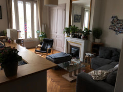 Notre appartement est composé d'une grande pièce à vivre avec un canapé converti Lyon, France Chouette Appart Croix Rousse Entire rental unit vacation rental 39523921
