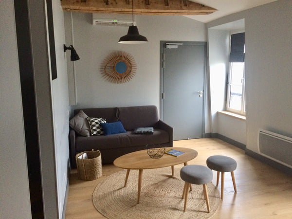 Cet Atelier d'artiste rénové propose un hébergement dans Paris, à 400 mètres de  Soisy-sur-Seine, France Atelier d'artiste Bastille 1 Entire rental unit vacation rental 22317099