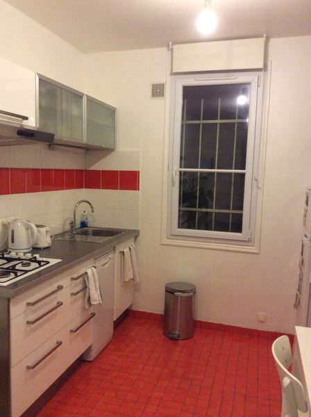 L'appartement est petit mais très confortable. Il est à proximité de la Gare Mon Hyères, France Charmant appartement Entire rental unit vacation rental 9973142