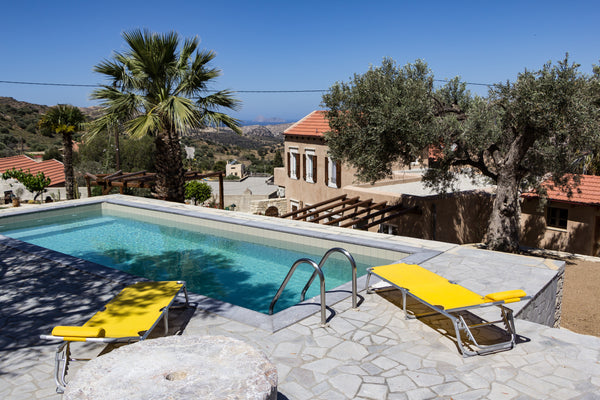 Das Haus Garyfalliá wurde in den 1870er Jahren aus Naturstein erbaut und diente  Listaros, Greece Der Platz für einen unvergesslichen Urlaub Entire villa vacation rental 13536100