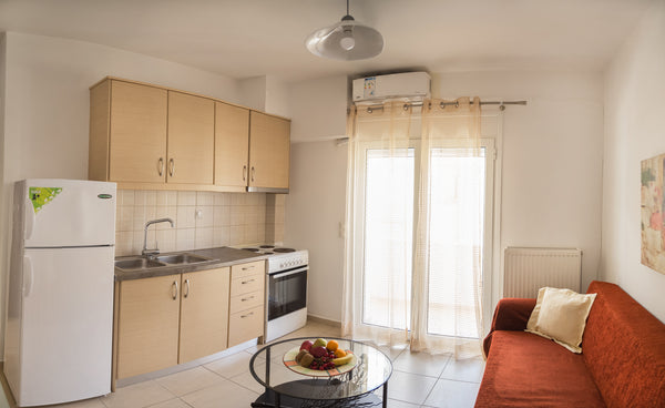 A practical, recently renovated apartment sleeping up to 4 persons, 2 min from t Athens, Greece Modern Apartment - 5min walk to beach - AC - WIFI Entire rental unit vacation rental 41418641