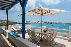 Apartment of 70 square meters,With veranda with limitless of sea view<br /><br /  Evita's Beach House ,  Aliki , Paros Entire home vacation rental 19050982